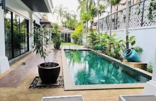 Chalong Villa | Cheerful and Spacious 3 bedrooms Pool Villa