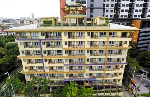 Khlong Ton Sai House | Chic Deluxe DBL Suite | Modern Bella B Comfort