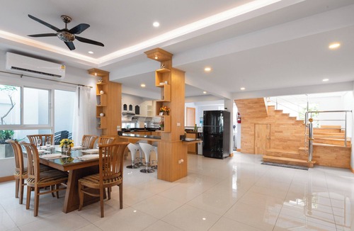 South Pattaya Villa | City Center Pool Villa 6BR/Sauna/Karaoke/Pool Table/BBQ