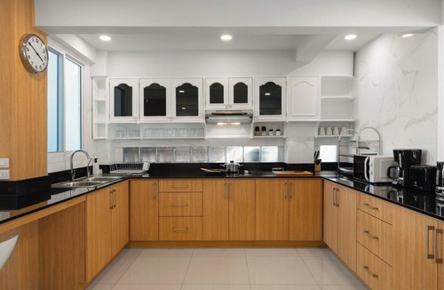 South Pattaya Villa | City Center Pool Villa 6BR/Sauna/Karaoke/Pool Table/BBQ