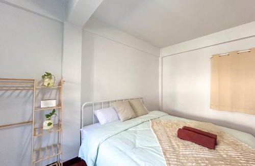 Nimman Apartment | City center room with mountain view