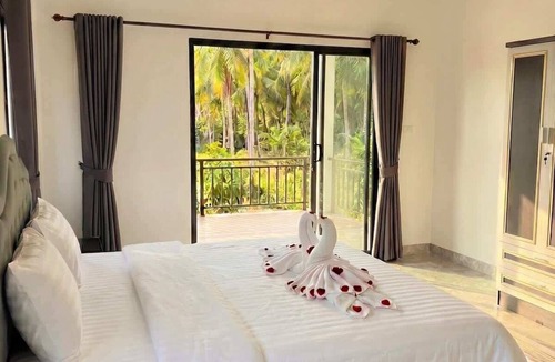 Srithanu House | Coconut Villa with Two Bedrooms and Palm View