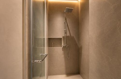 Nai Harn Apartment | Comfortable Stay Near Rawai Area relife C295