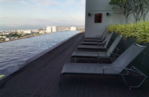 North Pattaya Condo | Cozy 1-bedroom sea view condo in Pattaya Posh