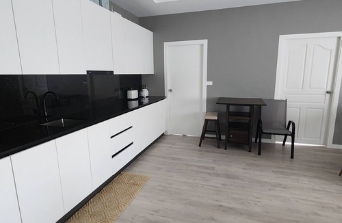Talat Yai Condo | Cozy 3-bedroom condo with AC & Big balcony, nice view in PK Town