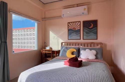Bangkok Yai House | Cozy Homey House Bangkok near Wat Arun