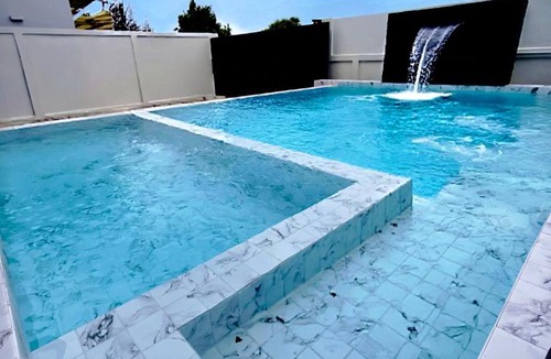 Dok Mai Villa | Cozy Pool Villa by Tenstars at Mega bangna ,BKK airport