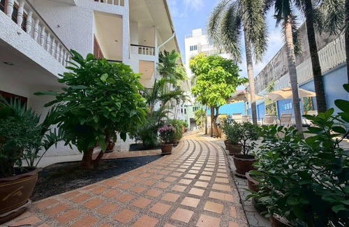Patong Condo | Cozy Suite on second floor with Pool View