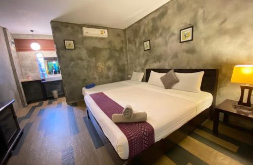 Rayong Hotel | Crescent Bay Resort