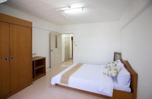 Nonthaburi Hotel | D haus Ngamwongwan Residence