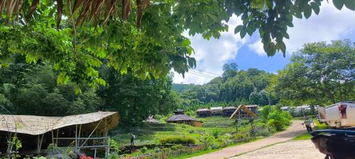 Doi Lo House | Daelorpu Mud house บ้านดิน แดลอปู