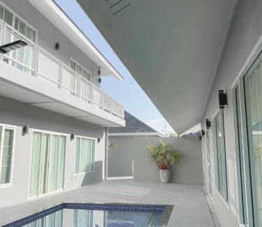 Thep Kasattri Villa | De palm poolvilla