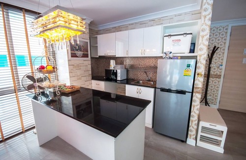 Khao Takiab Apartment | E105 Spacious Duplex 3-bedroom apartment Pool access with Playground near Beach