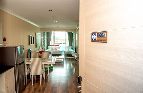 Khao Takiab Apartment | E608 Spacious 3-bedroom apartment with Playground near Beach