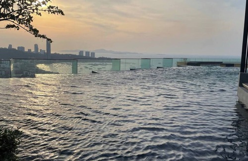 Pattaya Bay Apartment | Edge Condo Best Location - Sea, Beach & Walking St