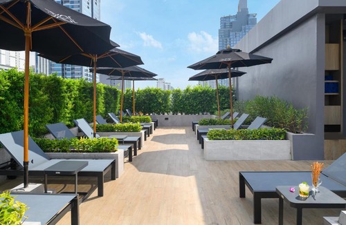 Nana Hotel | Eleven Bangkok Sukhumvit 11 by Kingston Hotels