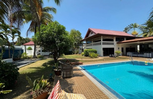 Rawai Villa | Exquisite Vacation Rental