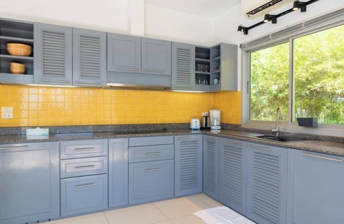 Maret House | Fantastic 4 bedroom sea view villa
