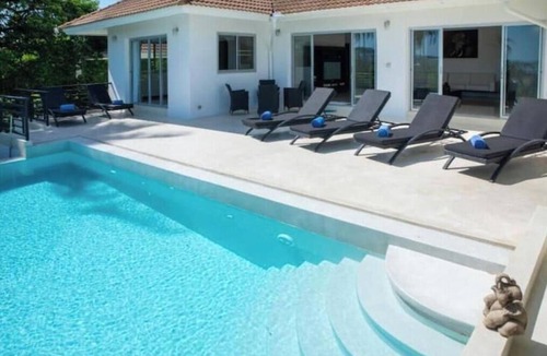 Maret House | Fantastic 4 bedroom sea view villa