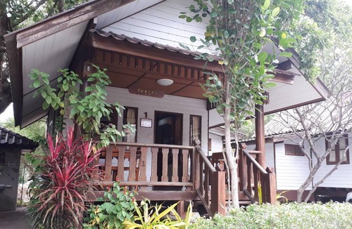 Cha-am Hotel | First and Field Resident