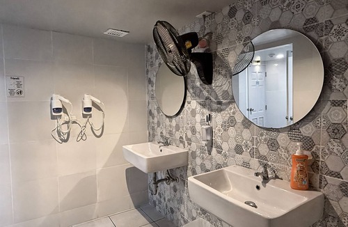 Ban Bo Han Hostel | Friends Hostel - Phuket Airport