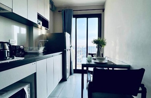 Pattaya Bay Condo | Fully Furnished Excellent Location - Next to Beach