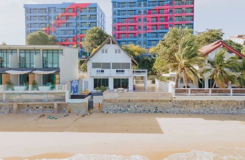 Ban Chang Villa | GAO Bee One Beachfront Pool Villa