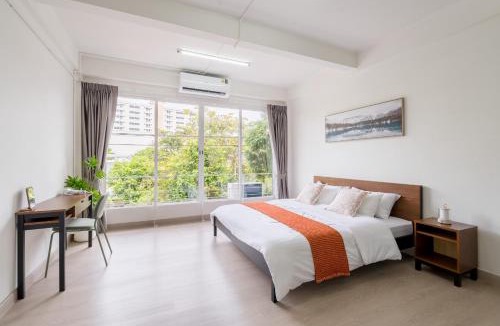 Phra Khanong House | Glow House Sukhumvit 54, Spacious Modern Rooms near BTS On Nut