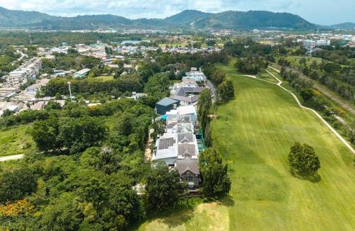 Kathu Villa | Golf Retreat Stunning Course Views Sleeps14 V325