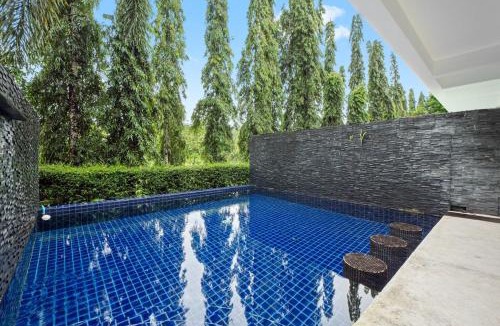 Kathu Villa | Golf Retreat Stunning Course Views Sleeps14 V325