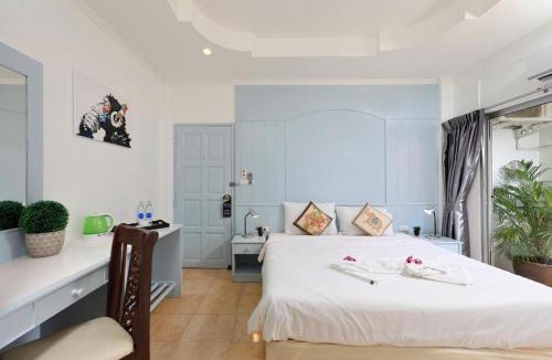 Patong Hotel | Gorgeous Boutique Room