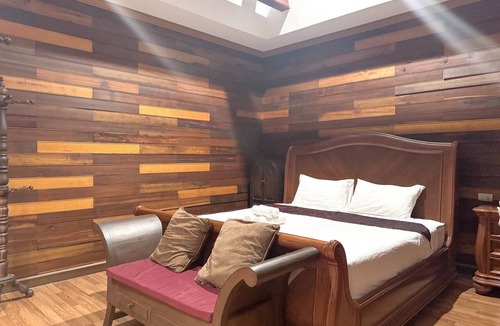 Chomphu Hotel | Grand Amazon Hotel by Zuzu