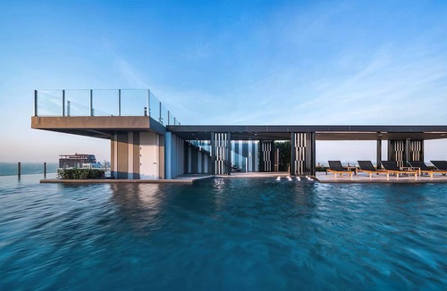 Central Pattaya Apartment | Great Location, Walk To The Beach and Best Pool