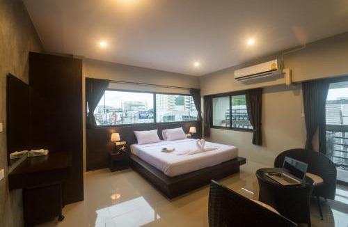 Talat Yai House | Green Leaf Hostel