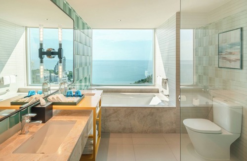 Pattaya Bay Hotel | Holiday Inn Pattaya by IHG