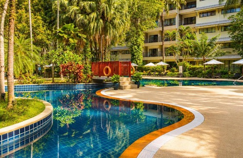 Cherngtalay Hotel | Holiday Inn Resort Phuket Surin Beach by IHG