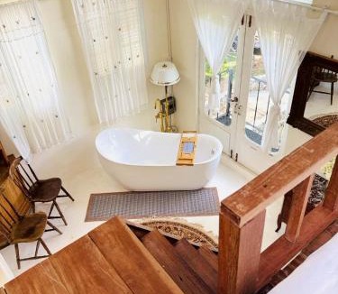 Pong Yaeng House | Home Tower tree เชียงใหม่