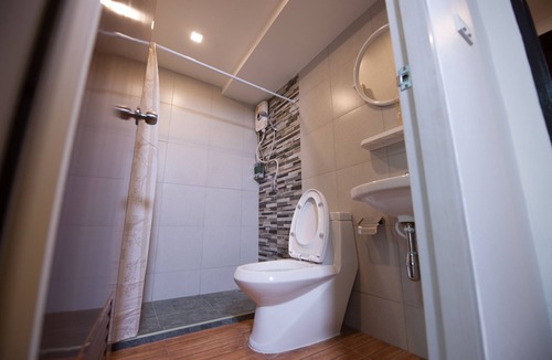 Don Muang Hotel | Hoppers Place Donmuang Room