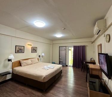 Ramkhamhaeng Hotel | Hotel Grand Mandarin Latphrao 130 - No Parking