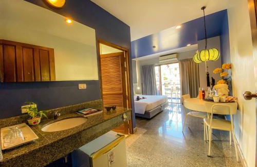 Talat Nuea House | Hotel with Balcony in PhuketTown