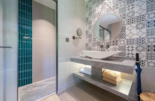 Sa Khu Hotel | Howard Johnson by Wyndham Phuket Naiyang