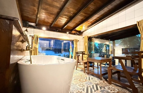 Thong Pha Phum Resort | Kawarin Saiyai Cottage and Lake