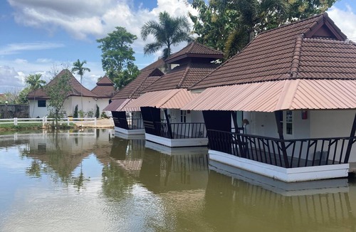 Chumphon Hotel | Kenikar Raintree Resort Chumphon