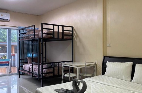 Khlong Sok Hotel | Khao Sok Chantharid Tour and Hostel เขาสก จันทฤทธิ์ ทัวร์ แอนท์ โฮสเทส