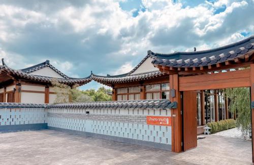 Nong Sarai Villa | Krajokkaew Ling an khao yai