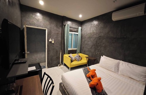 Saladan House | La Chambre at Lanta