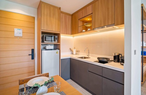 Laguna Condo | Laguna Lakeside Residences 1BR A2 Lake side