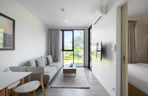 Laguna Apartment | Laguna Skypark cosy apartment golf view