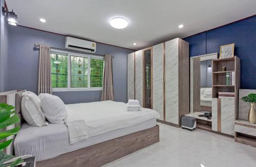 Phra Khanong House | Large Spacious 3BR House at BTS ON NUT