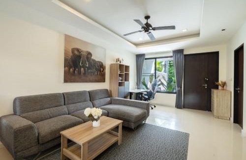 Laguna House | Lily 3bbedrooms Townhouse with a patio, Laguna Park